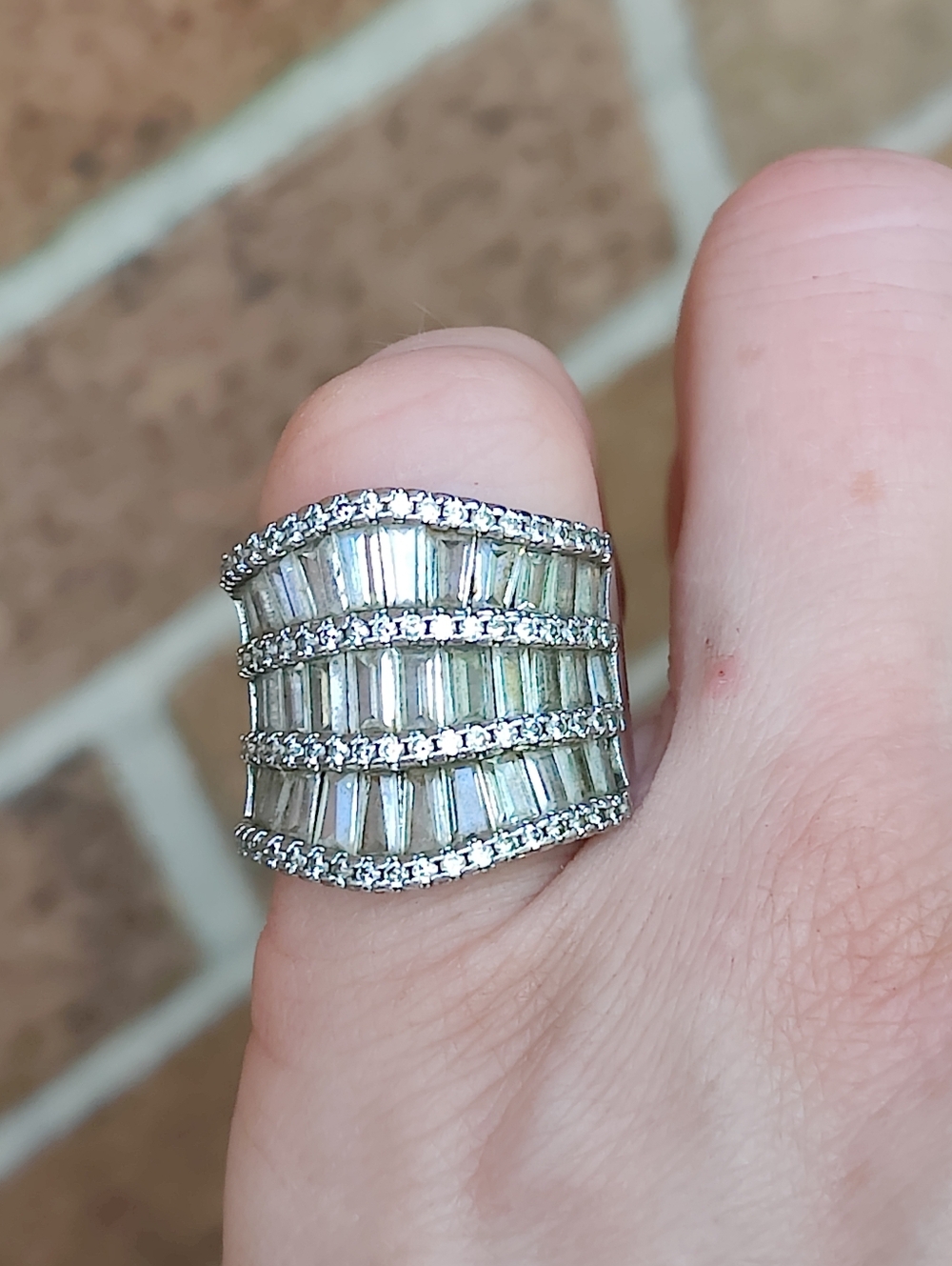 Vintage Baguette Sparkly Ring - Picture 3 of 5